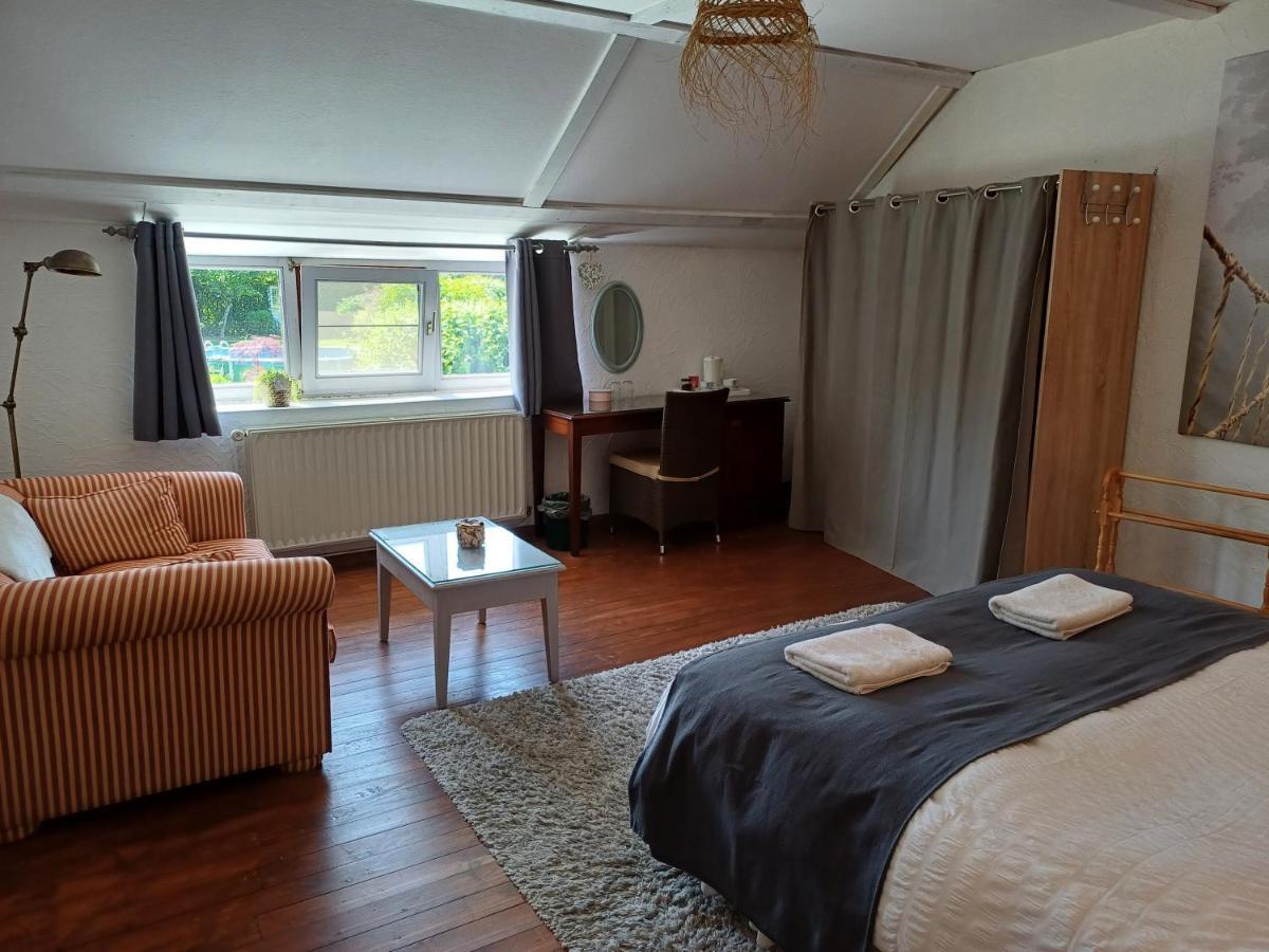 Les Gabelous - Chambre D'Hotes - Viroinval Dourbes Exterior foto